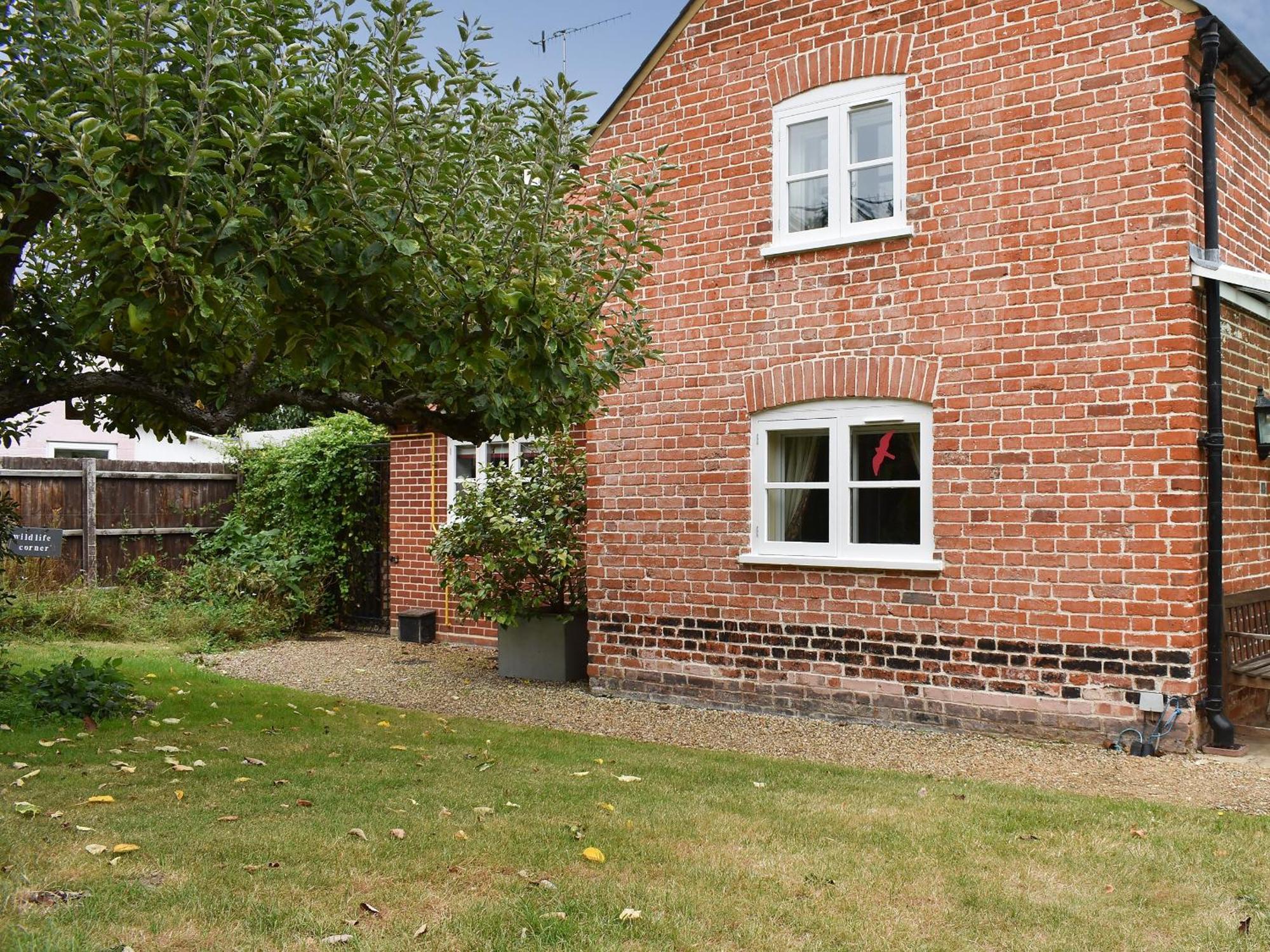 The Cottage Great Blakenham Экстерьер фото